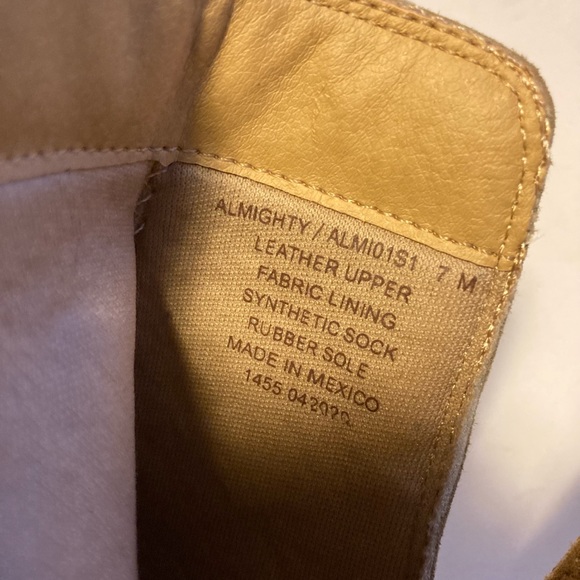 Steve Madden Cream Suede Point Toe Ankle Boots size 7 - Picture 16 of 16